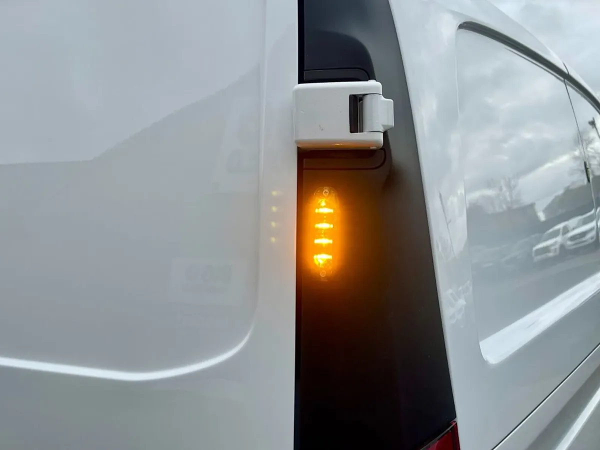 2023 Mercedes-Benz Vito High Roof Panel Van - Image 2