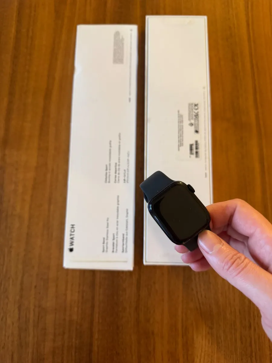 Apple Watch Series 8 – 41mm – Excellent Condition - Image 4