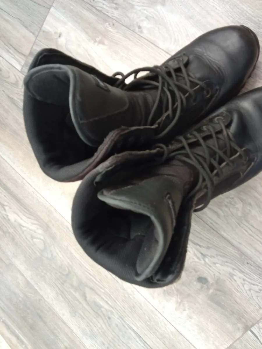 Magnum Brand Men's Boots. - Image 4