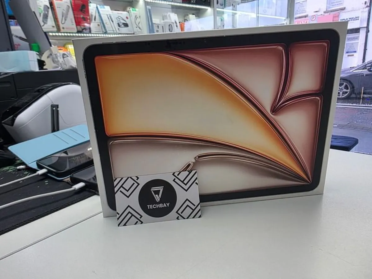 ipad Air 6th gen M2 - Image 1