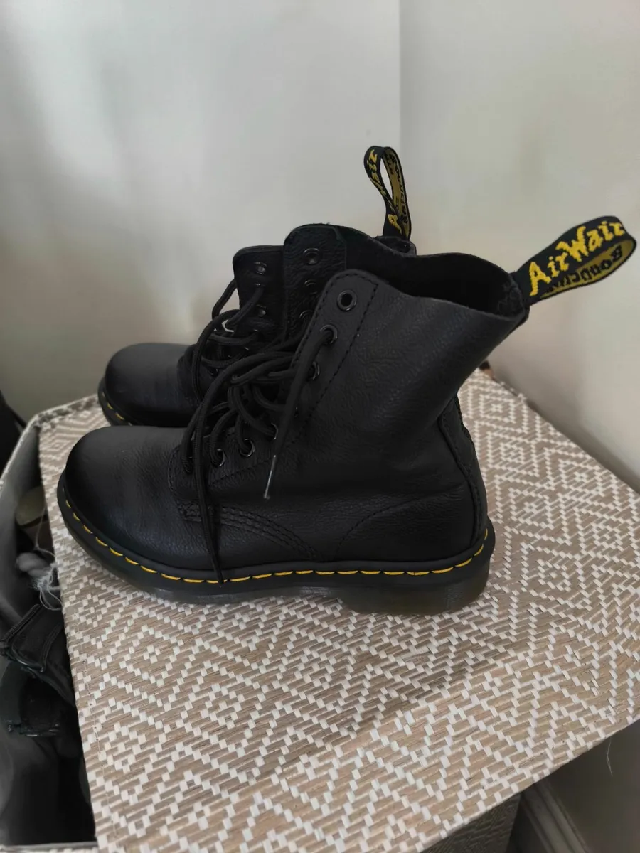 Doc Martens boots - Image 1
