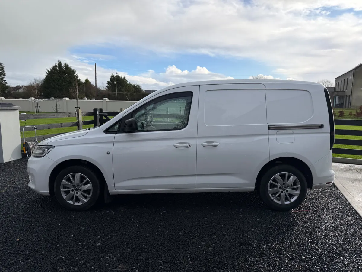 Volkswagen Caddy 2023 Automatic DSG - Image 3
