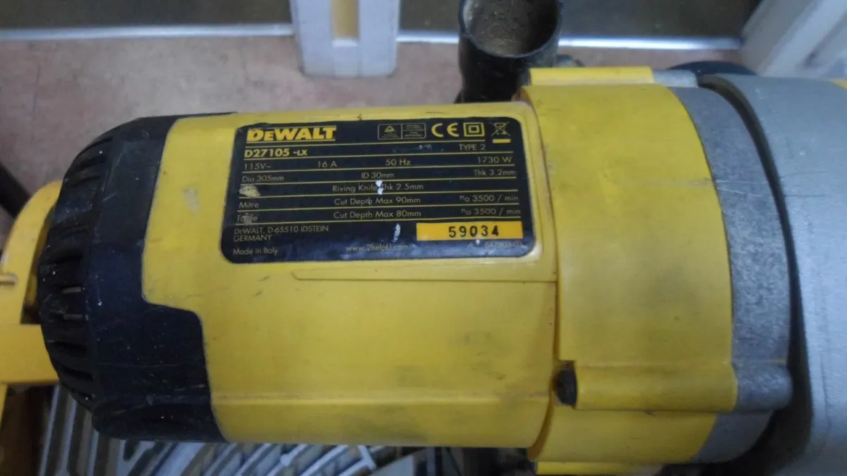 DeWalt Flip Over Saw (d27105) - Image 4