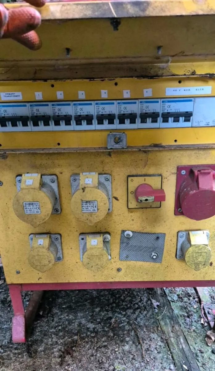 Electrical transformer and lights - Image 2