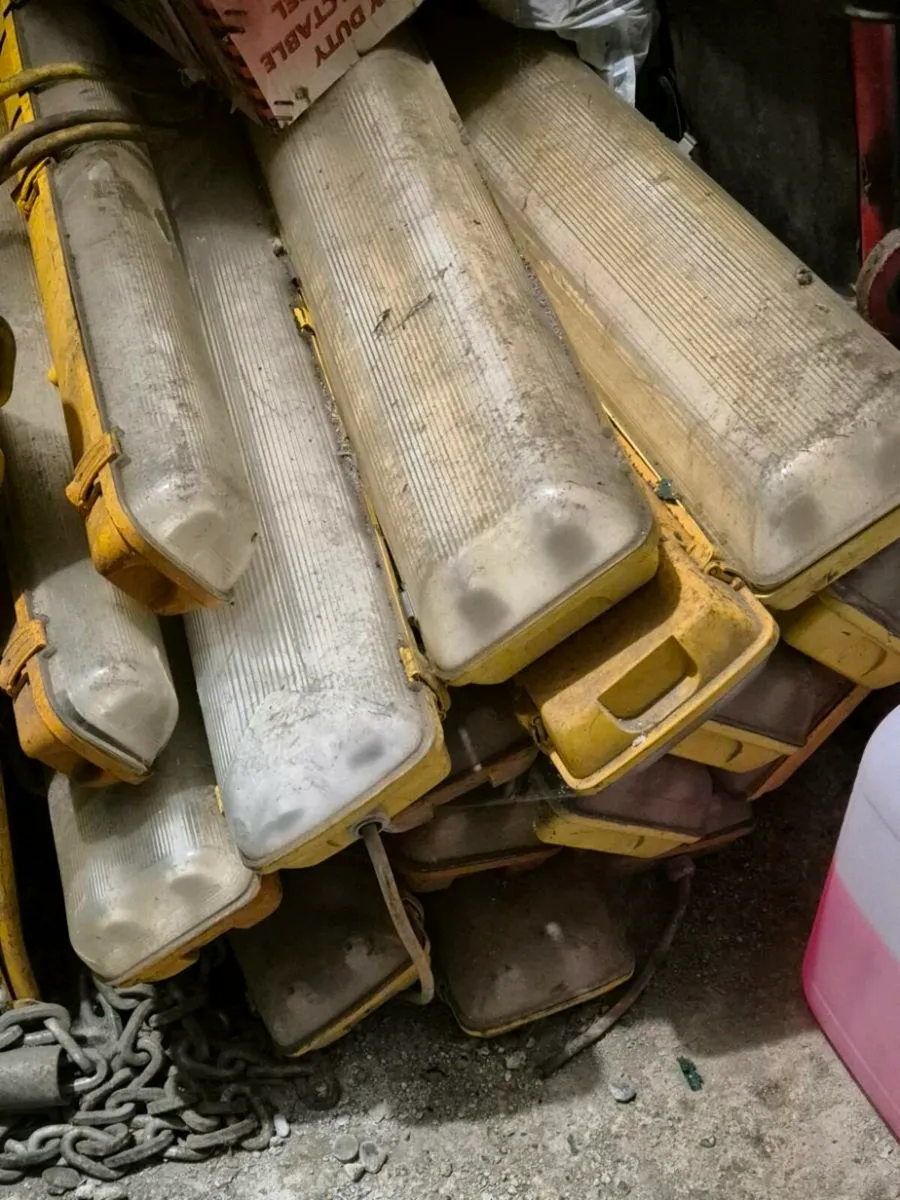 Electrical transformer and lights - Image 3