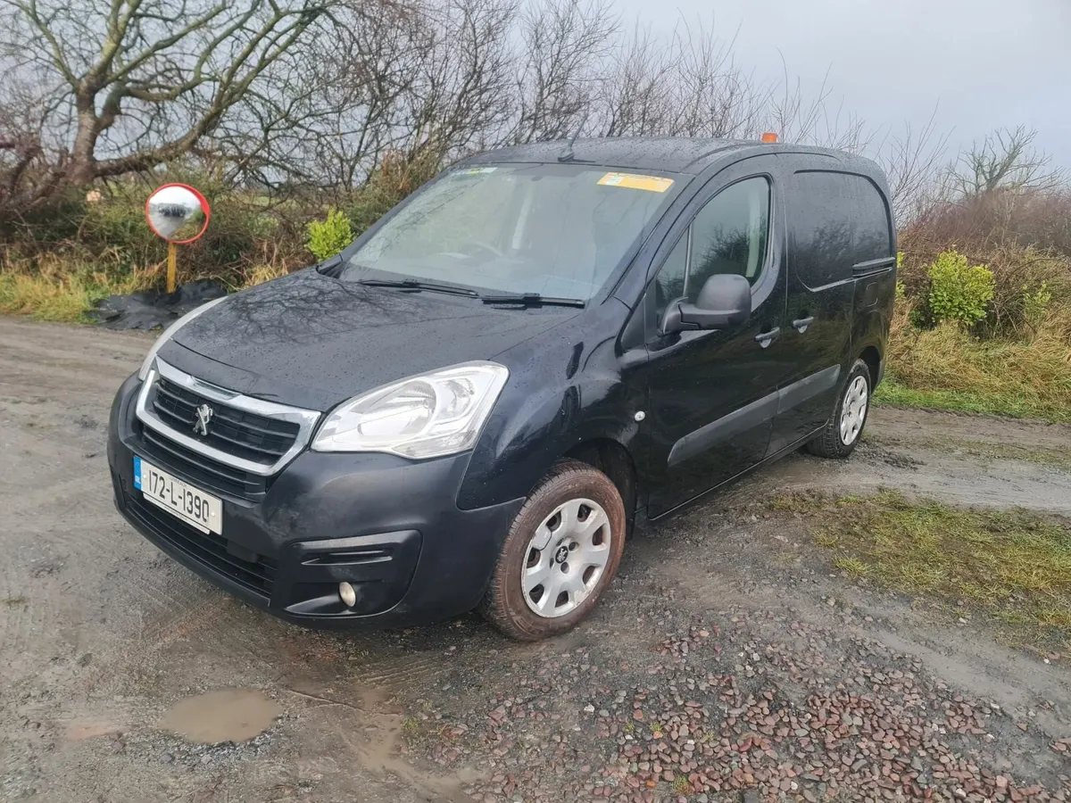 3 seats partner december 2017 new cvrt 12/26 - Image 1