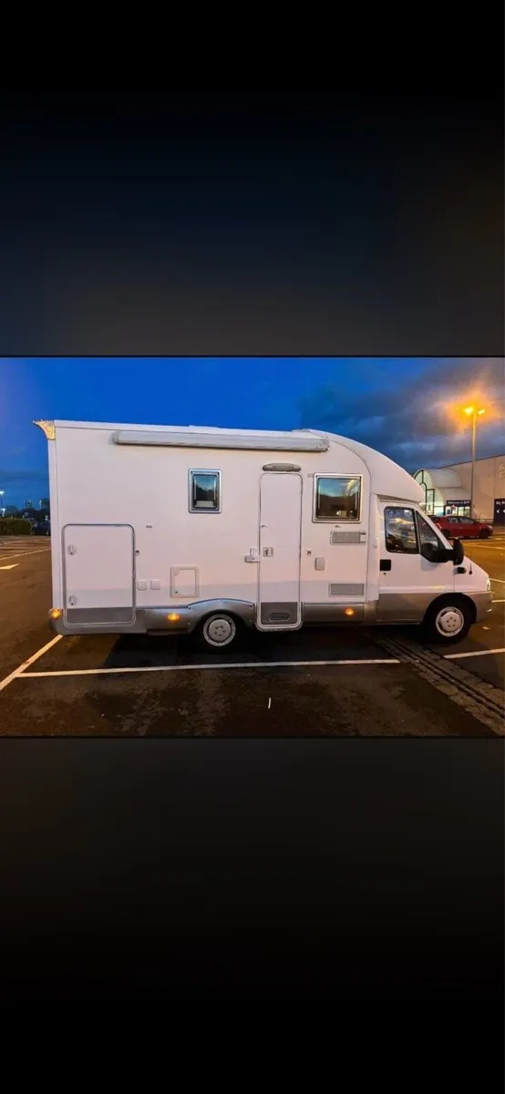 Camper van - Image 1