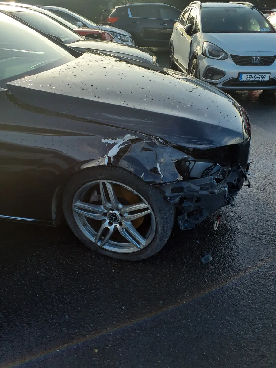 Mercedes E220d Avant-garde 80,000 km - Image 2