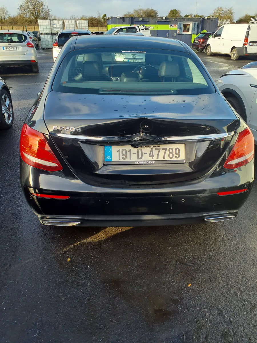 Mercedes E220d Avant-garde 80,000 km - Image 3
