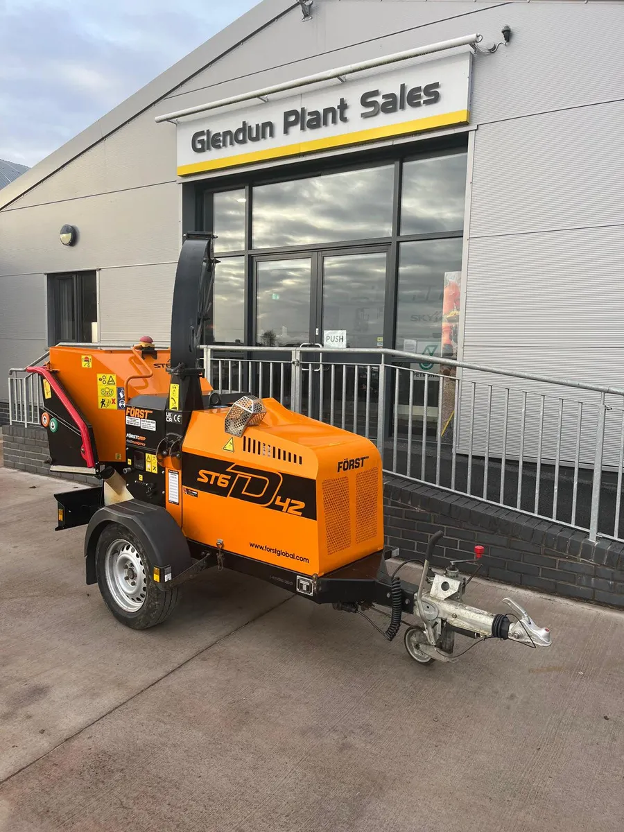 Used 2022 Forst ST6D 42hp tow behind wood chipper - Image 3