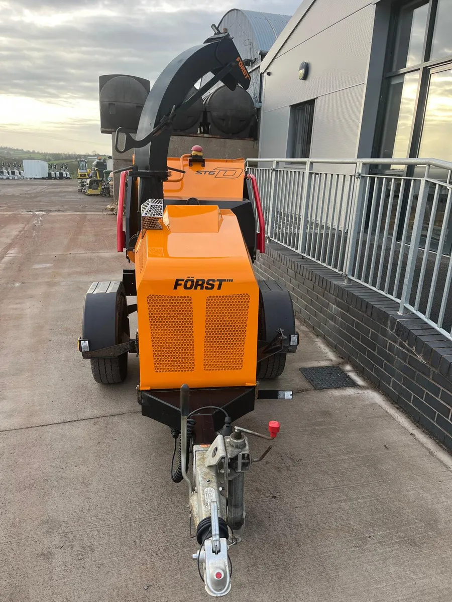 Used 2022 Forst ST6D 42hp tow behind wood chipper - Image 2