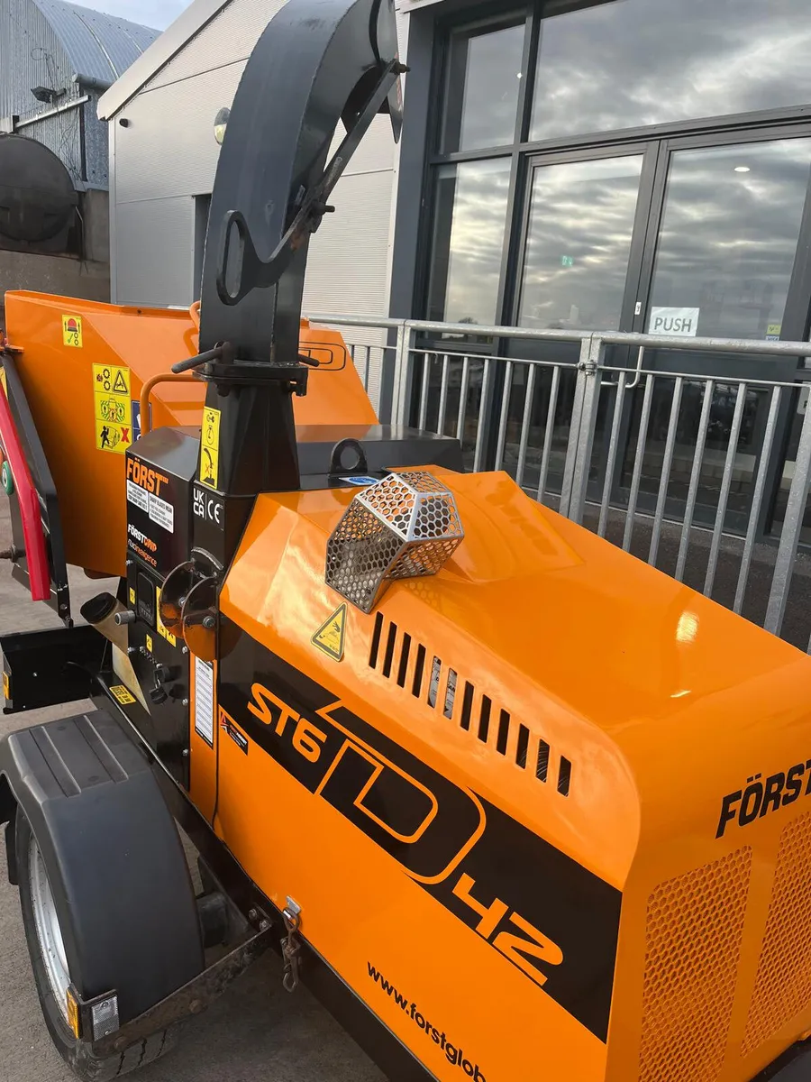 Used 2022 Forst ST6D 42hp tow behind wood chipper - Image 4