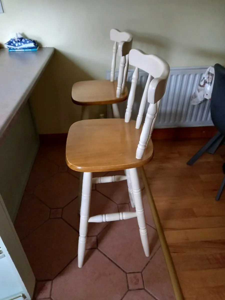 Counter stools. - Image 1