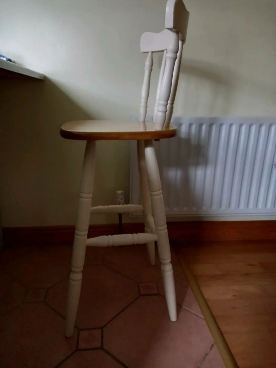 Counter stools. - Image 2