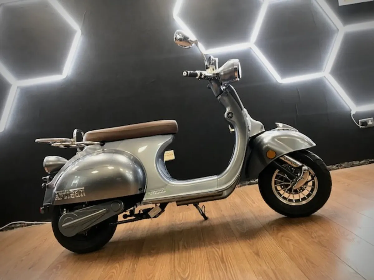 *SAVE WITH OUR EV GRANT* Artisan 2000R EV - Image 3