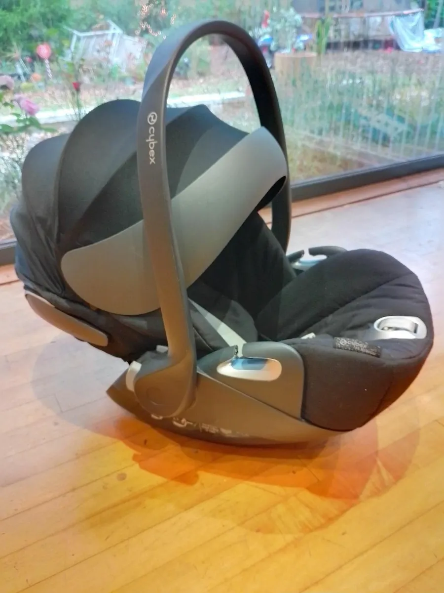 Cybex Cloud-Z i-size Car Seat. - Image 2