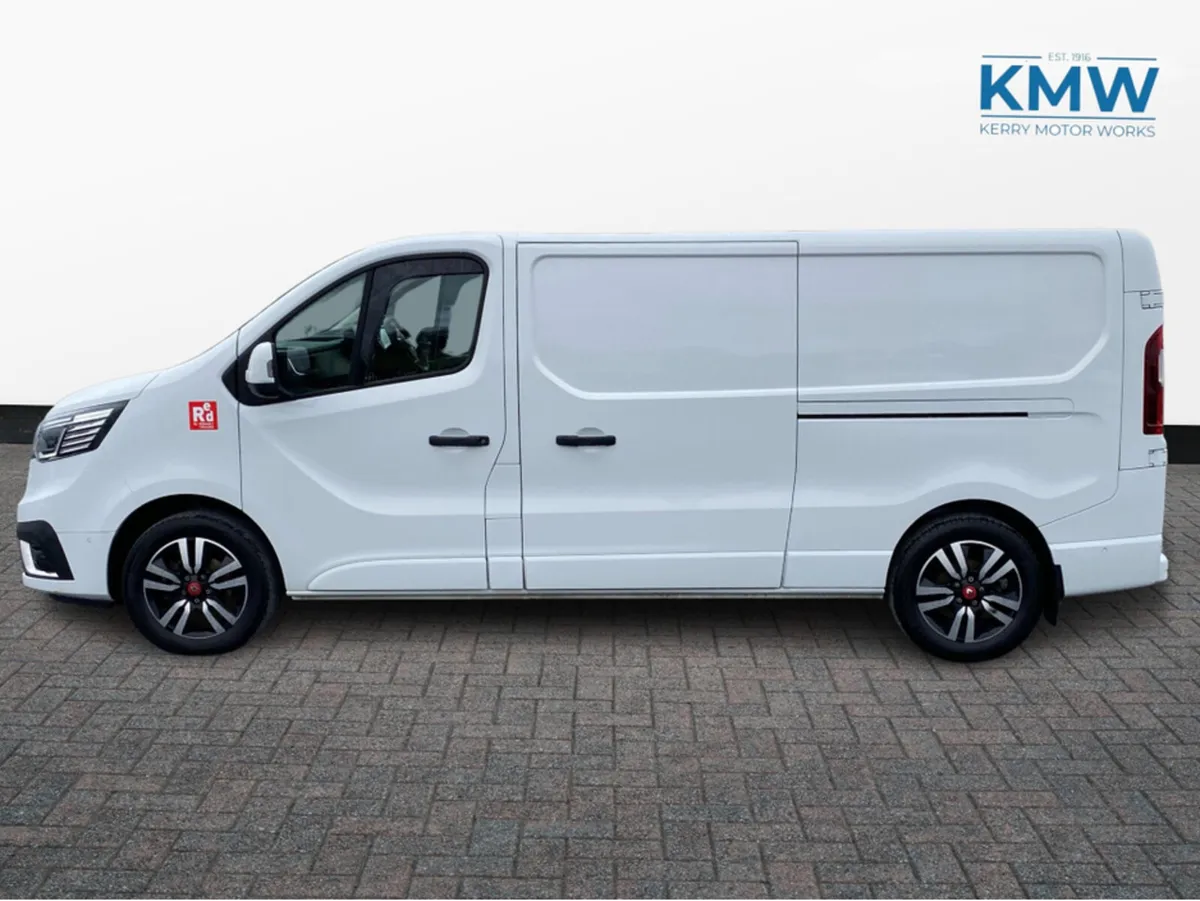 Renault Trafic Red edition LWB 2.0 170BHP Automati - Image 4