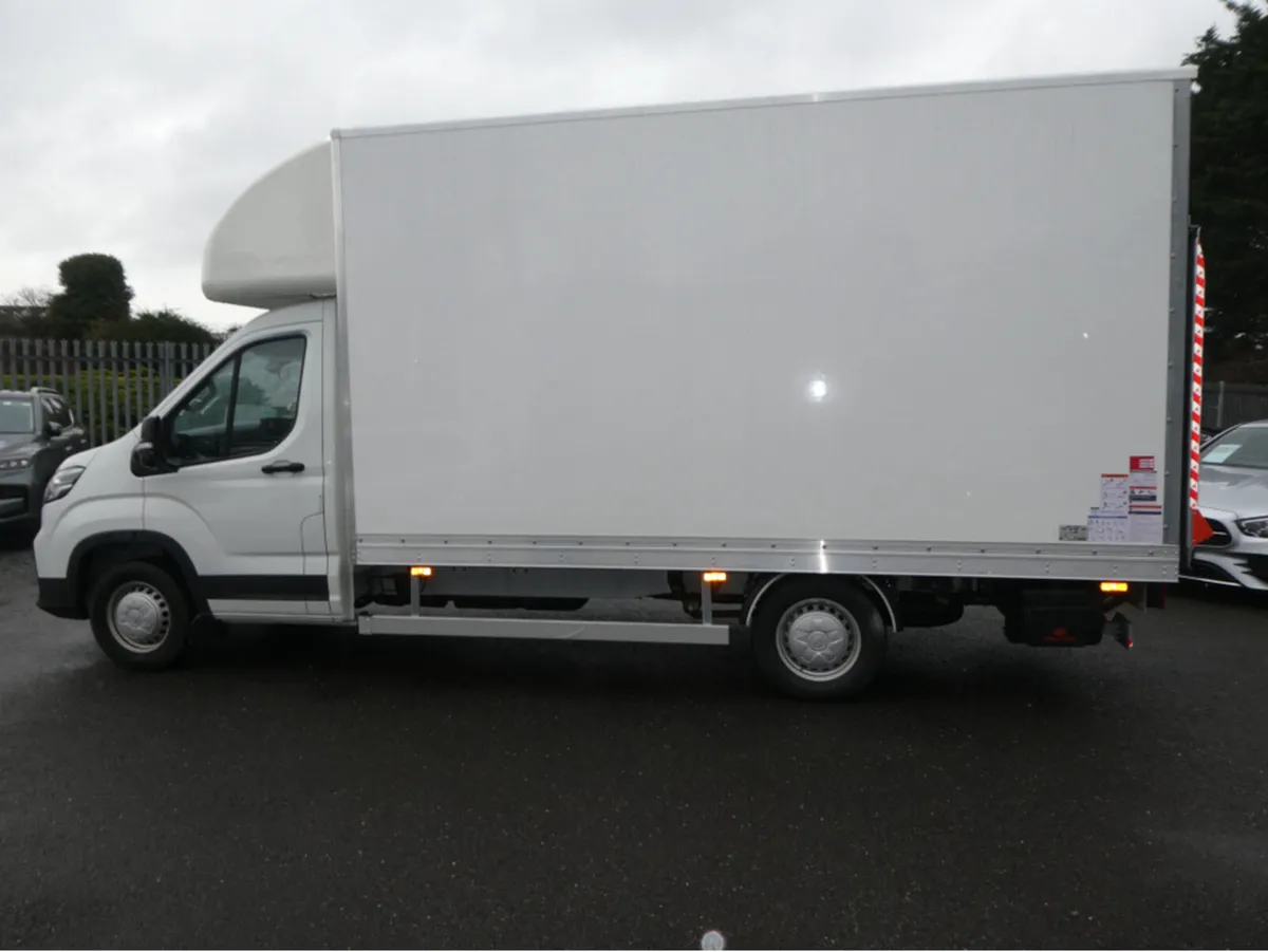 Maxus DELIVER 9 BOXBODY WITH TAIL LIFT BUILD OPTIO - Image 4