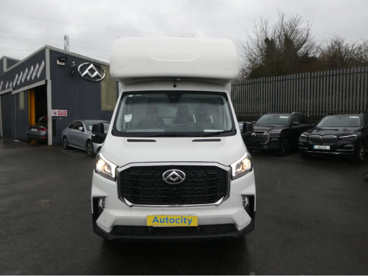 Maxus DELIVER 9 BOXBODY WITH TAIL LIFT BUILD OPTIO - Image 2
