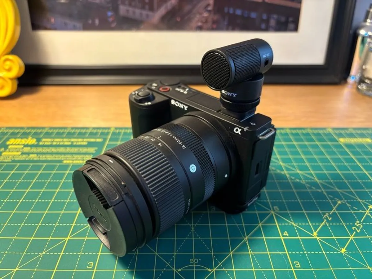 Sony ZV-e10 ii + 18-50 f2.8 sigma lens + extras - Image 1