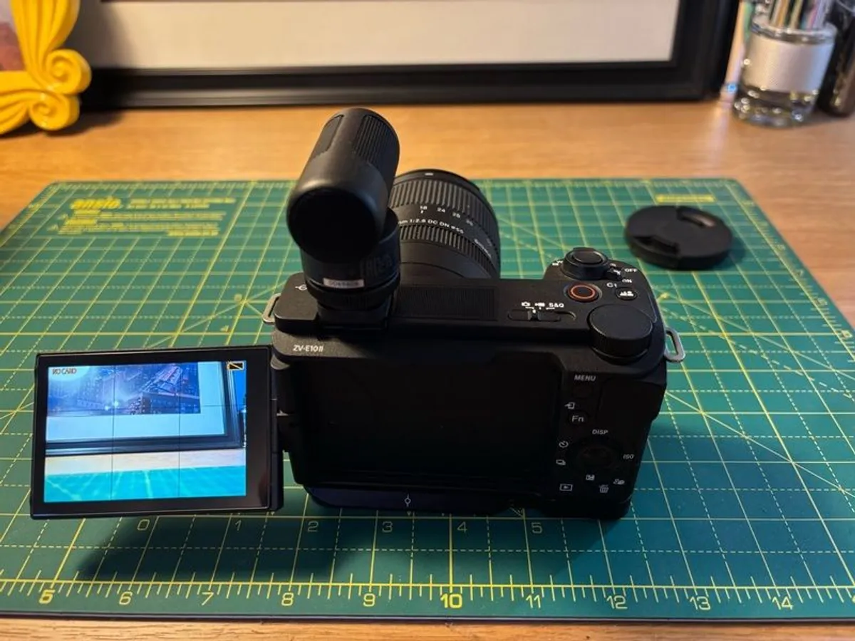 Sony ZV-e10 ii + 18-50 f2.8 sigma lens + extras - Image 3