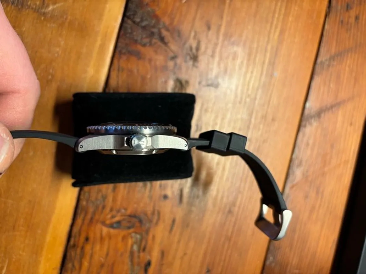 Scurfa Diver One D1-500 Titanium Orange Watch - Image 3