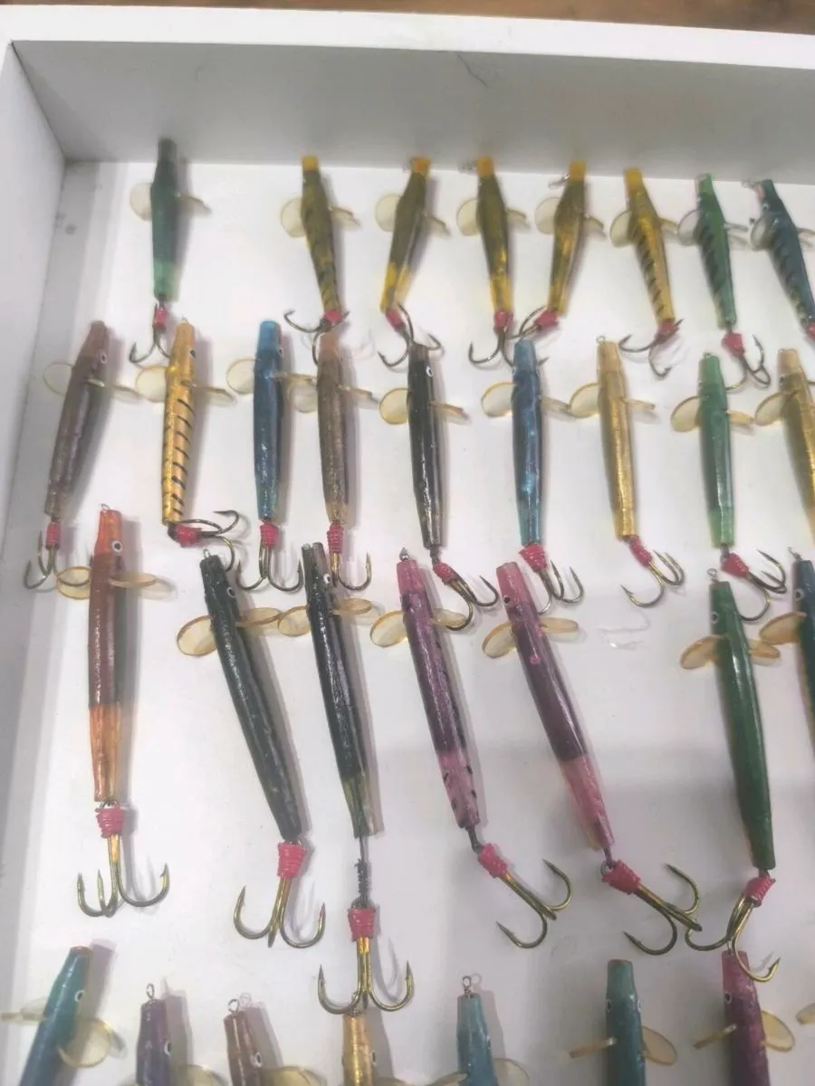 70 mixed lane minnows various sizes and weights - Image 2