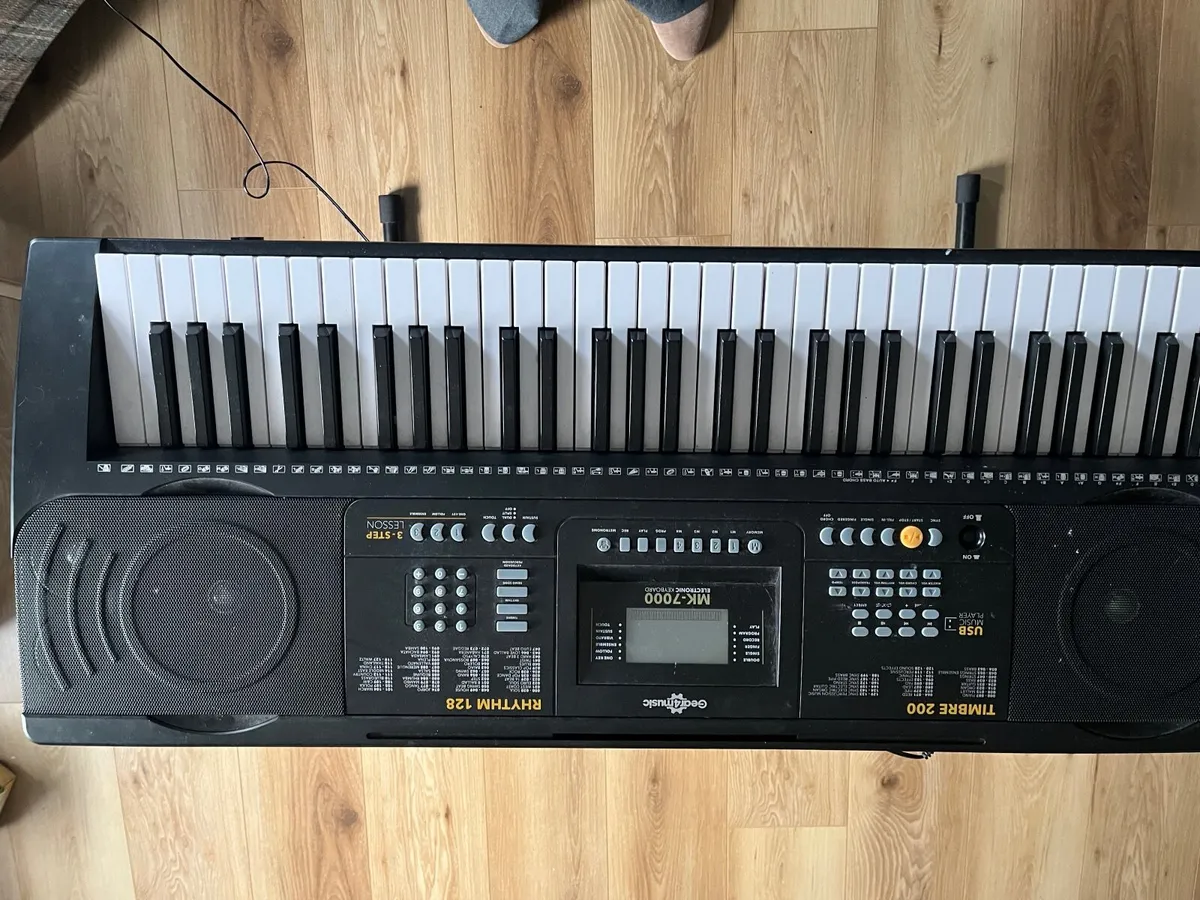 Electronic Keyboard - Image 1