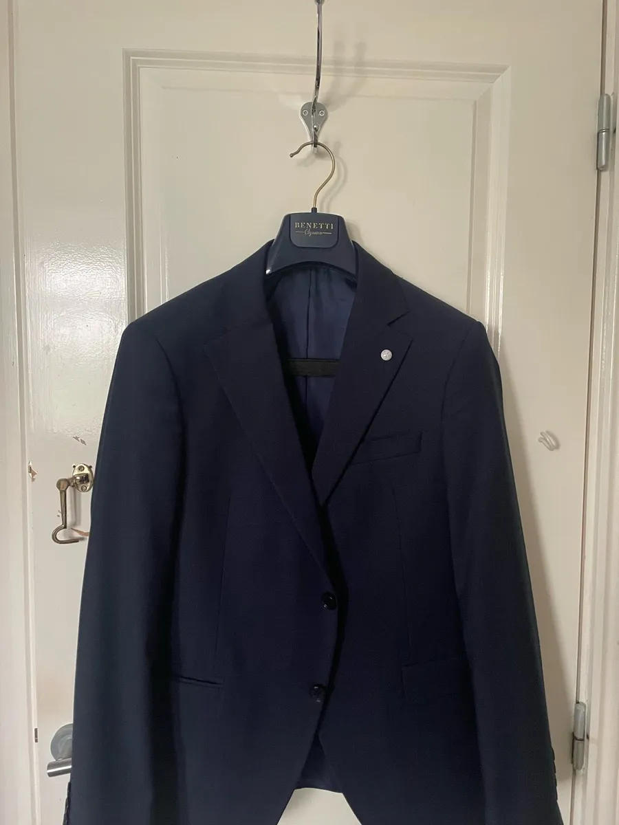 Men’s Navy Benetti Suit - Image 2