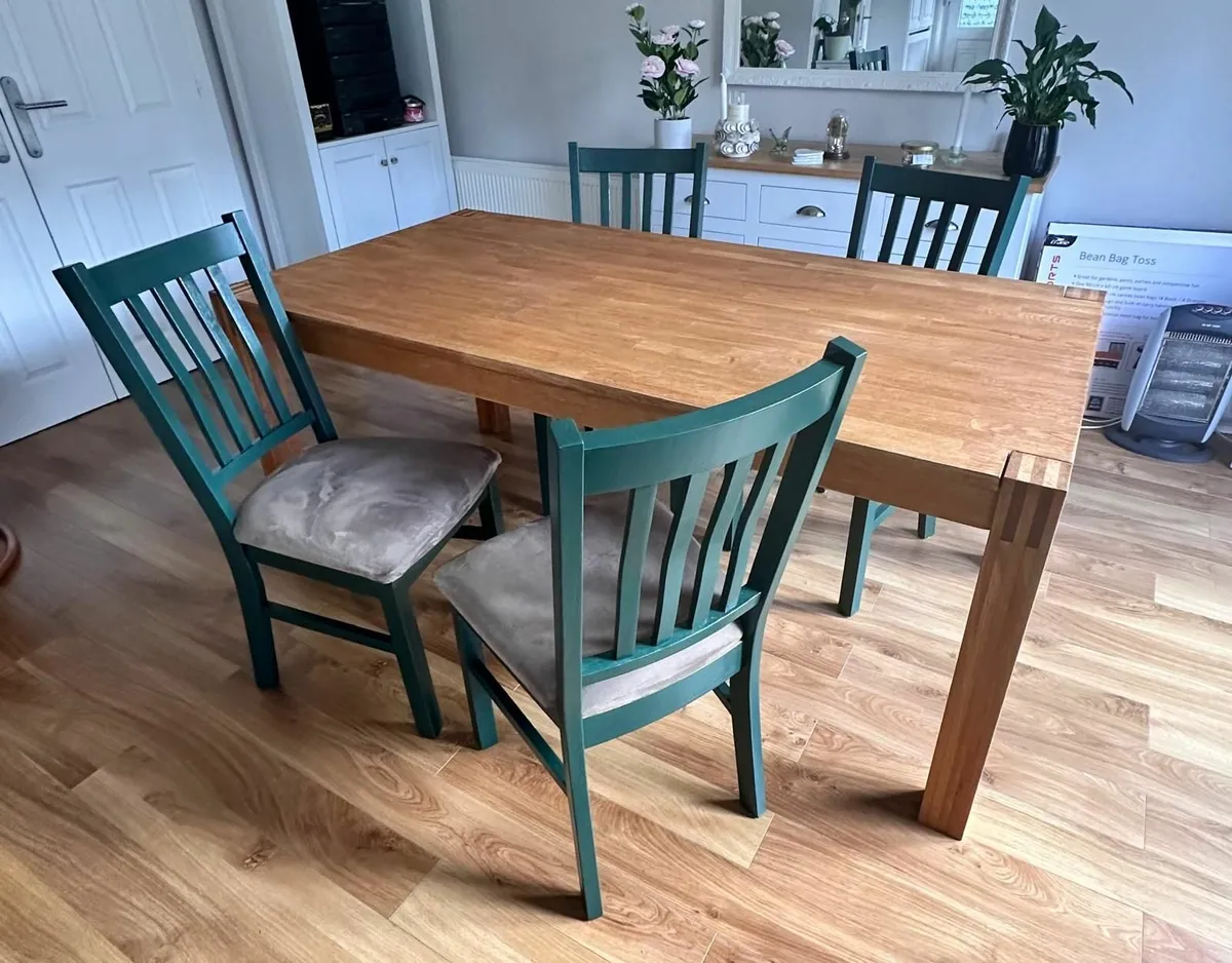 Light oak 6ft x 3ft table with 4 chairs - Image 1