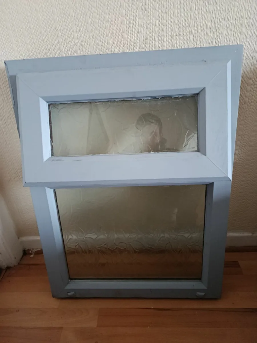 Small Timber Window–Frosted Glass - Image 1