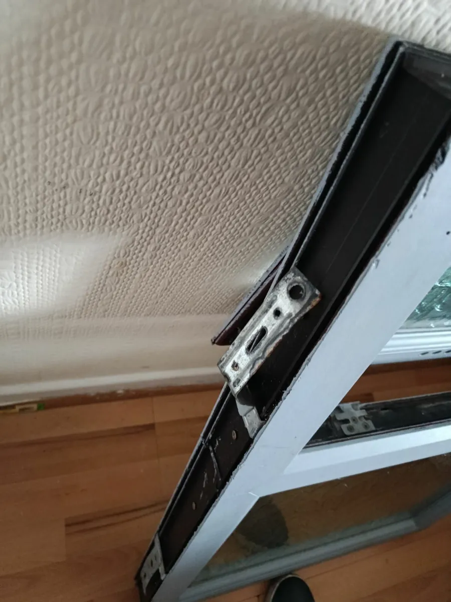 Small Timber Window–Frosted Glass - Image 4