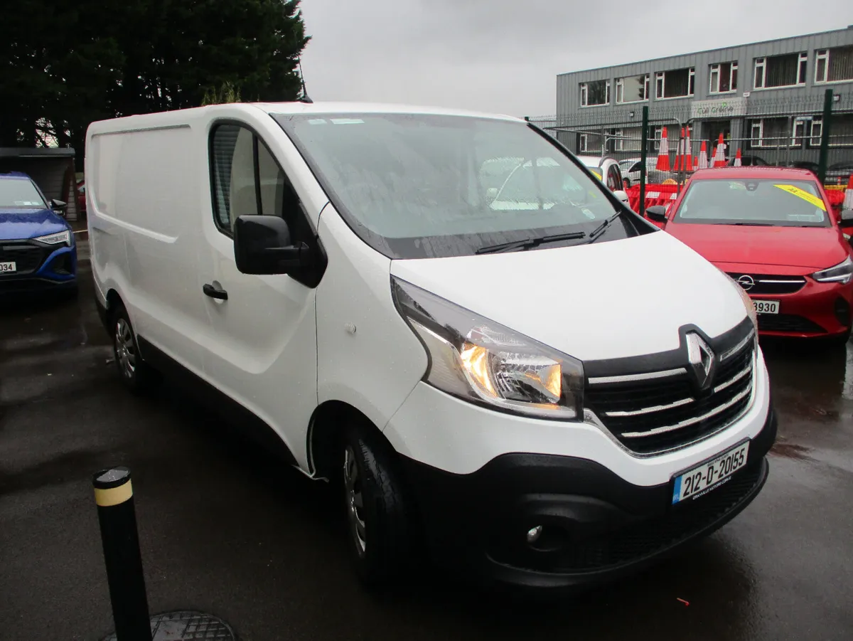 Renault Trafic  Van2021 - Image 3