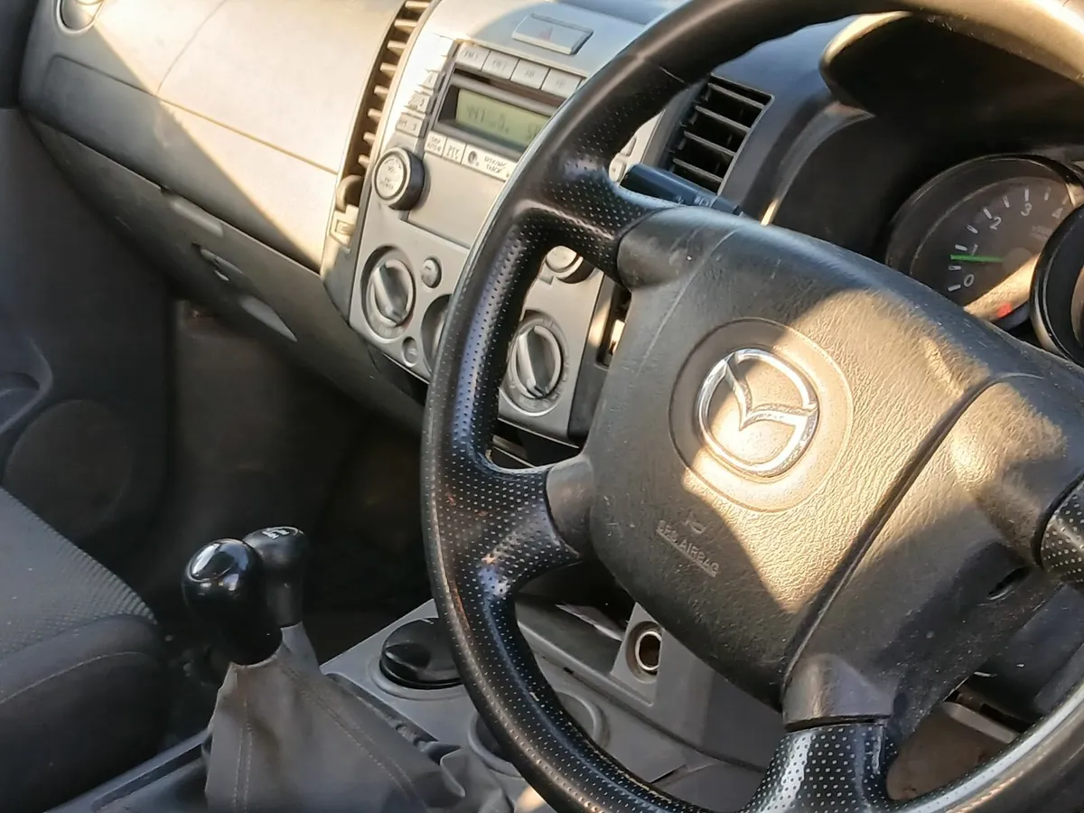 Mazda Mazda5 2010 - Image 3