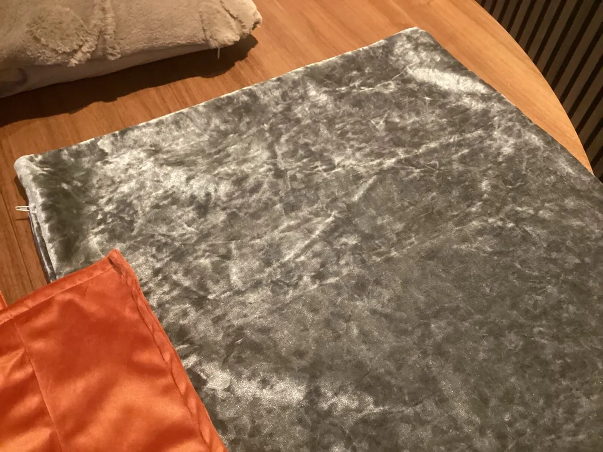 Cushions and covers - Image 3