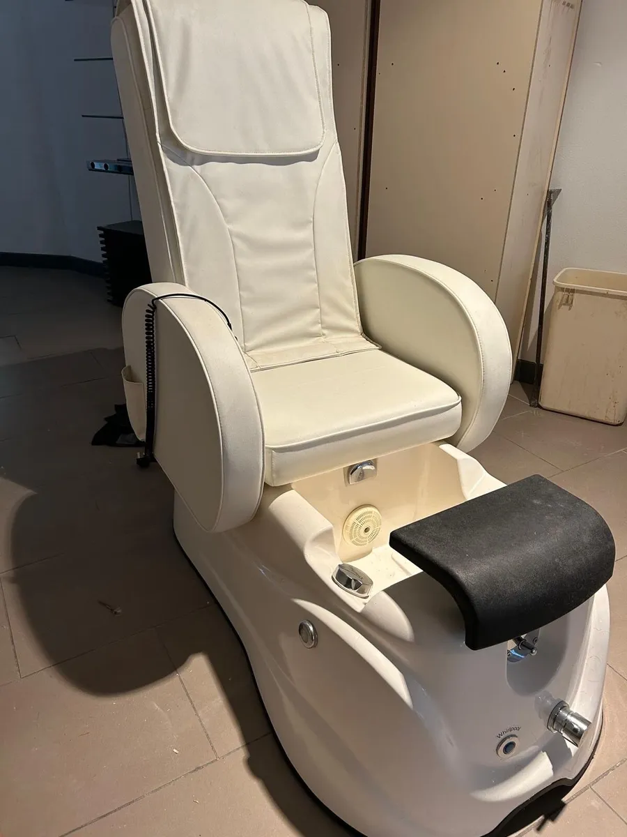 Manicure chair - Image 1