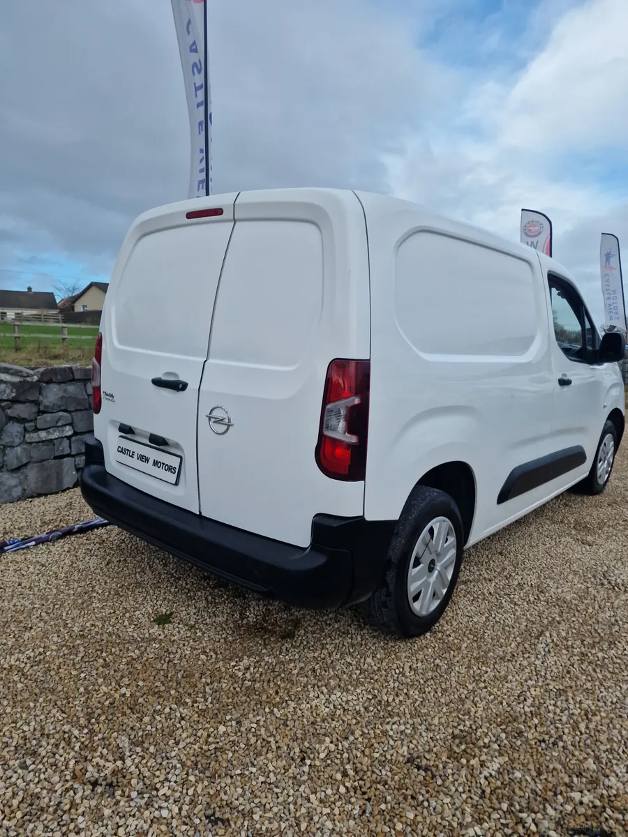 202 Opel Combo 1.5 Diesel New Doe - Image 4