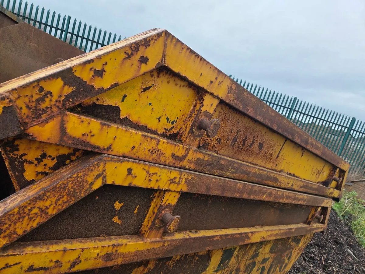 Skip for sale - Image 1