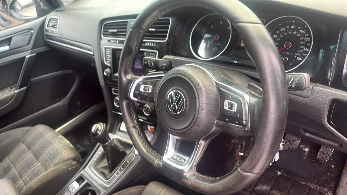 Volkswagen mk7 golf breaking for parts - Image 2