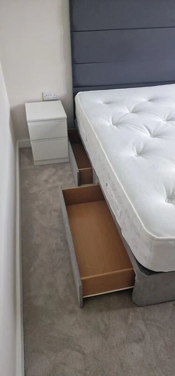 Bed & Lockers - Image 3