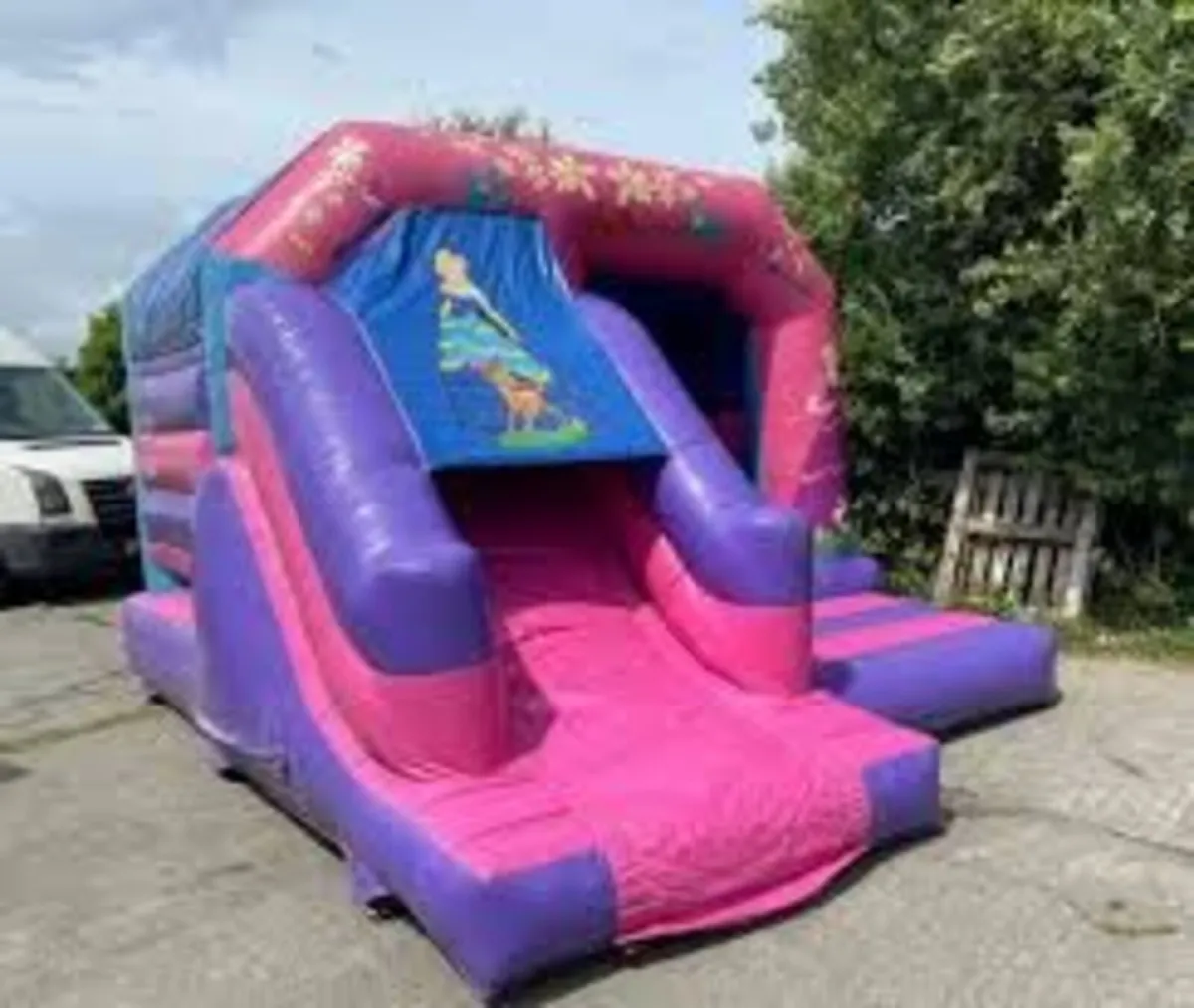 Bouncy castle sites 4 sale