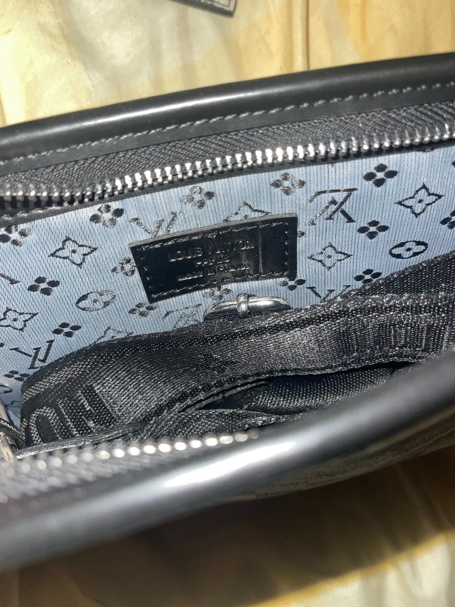 Unisex Shoulder Bag (Leather) - Image 2