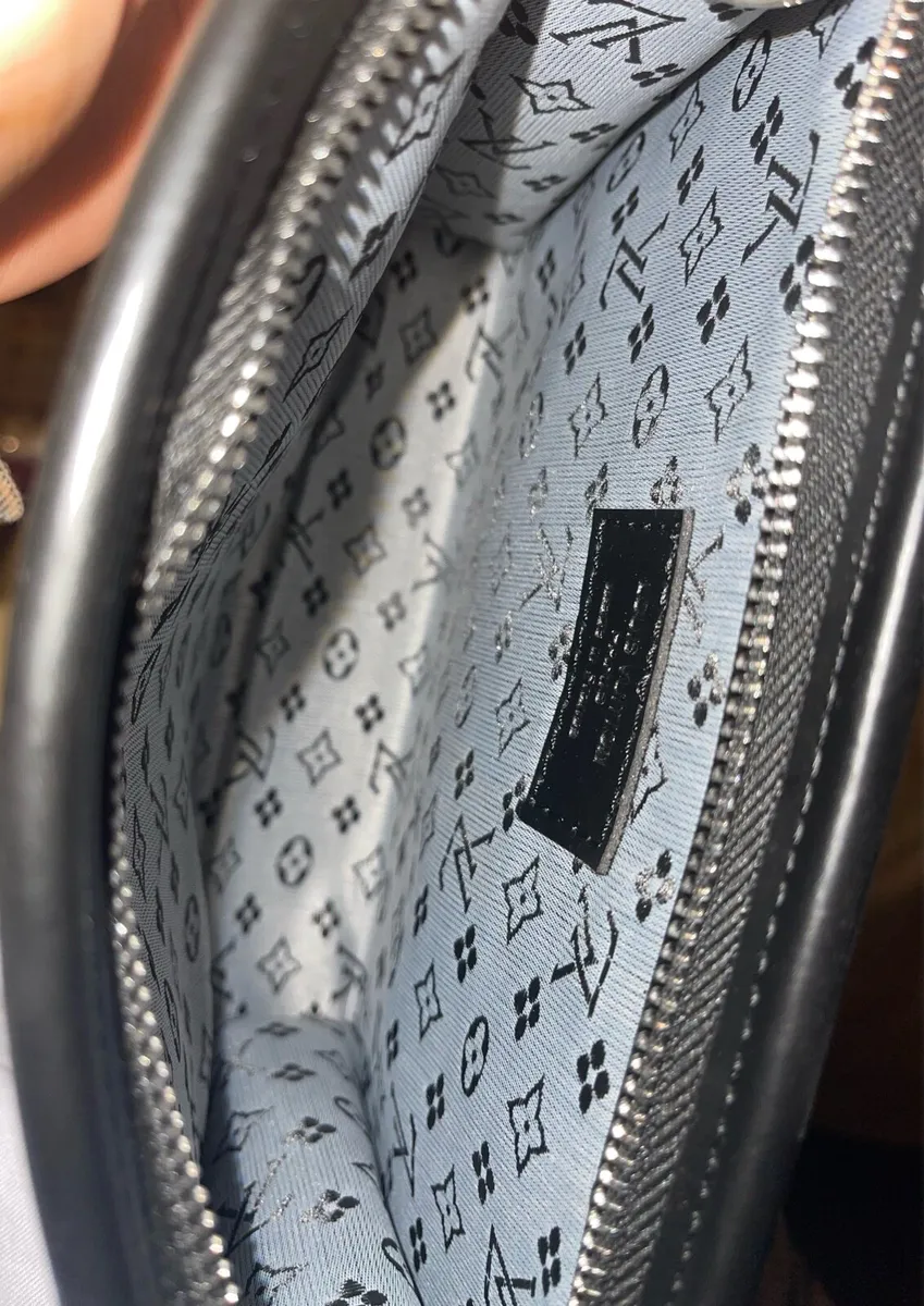 Unisex Shoulder Bag (Leather) - Image 4