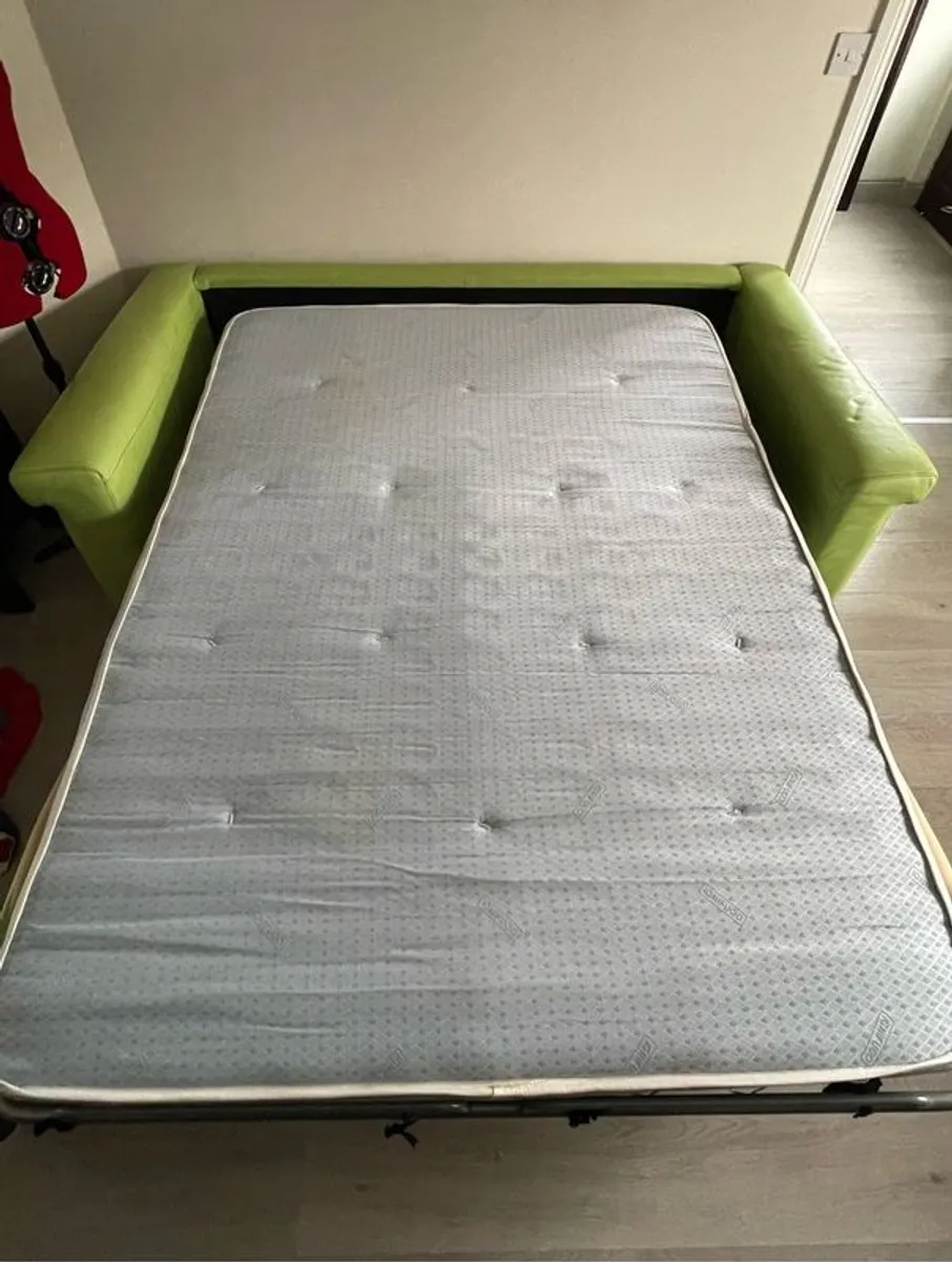 Green leather sofa bed - Comfortable and easy to convert - Image 2