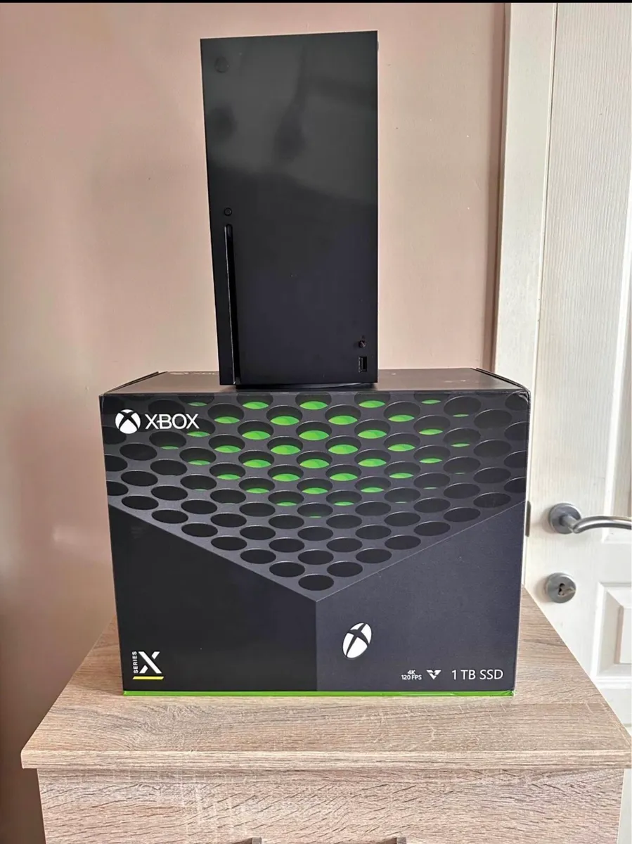 Xbox Series X - Image 1