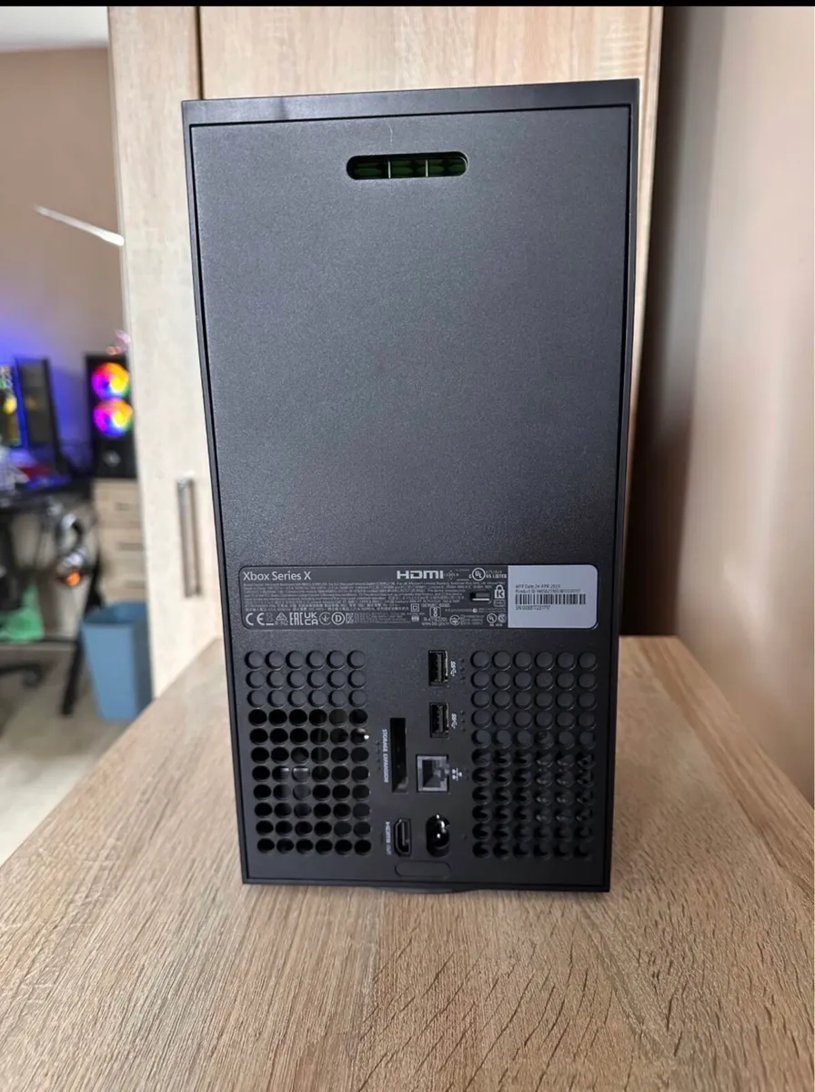 Xbox Series X - Image 4