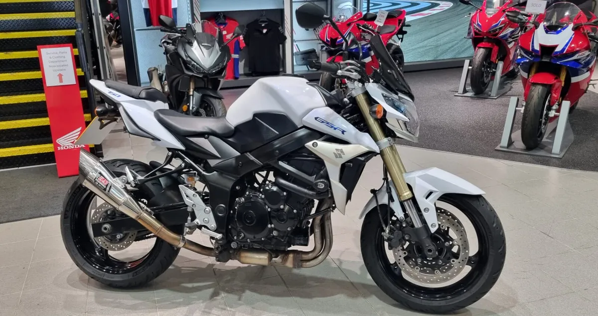 Suzuki GSR750 - Image 1