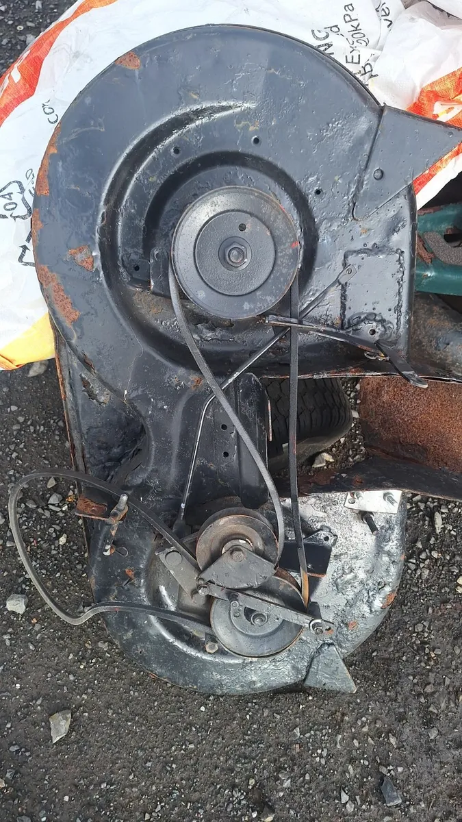 Ride on mower - Image 1