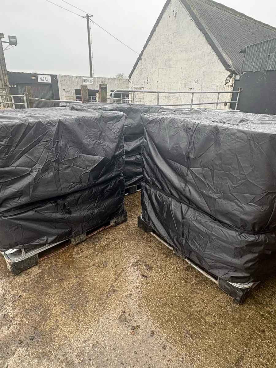 10x IBC Tanks Including UV Covers - Image 1