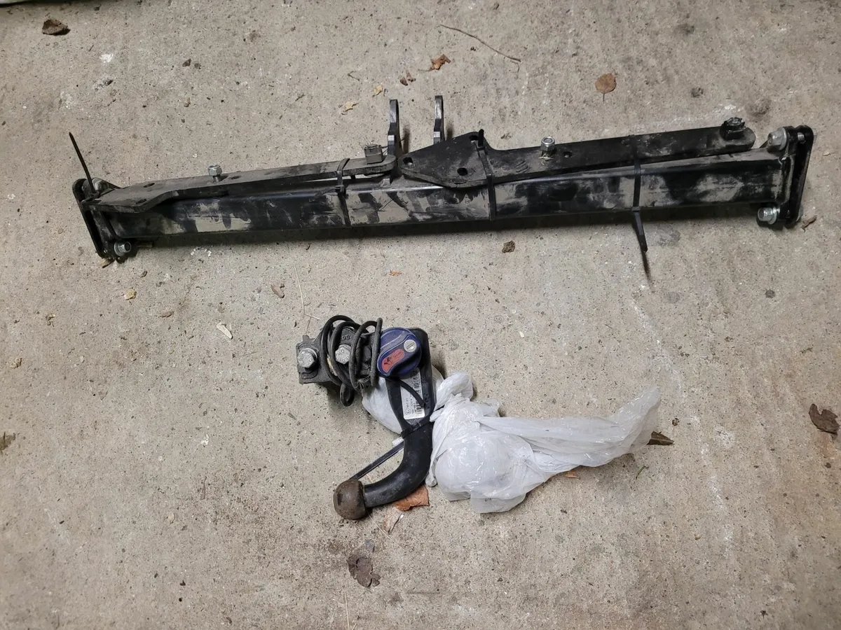 Detachable Hitch - Image 1
